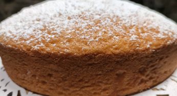 Se hai 1 uovo, latte e farina ci puoi preparare questa torta deliziosa | Ricetta facilissima