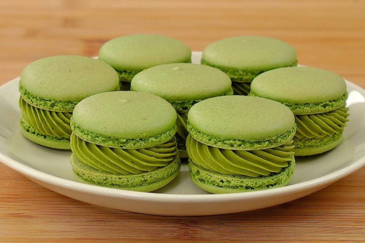 Macarons fatti in casa, buoni come in pasticceria | Con questa ricetta, ci riescono anche i principianti!