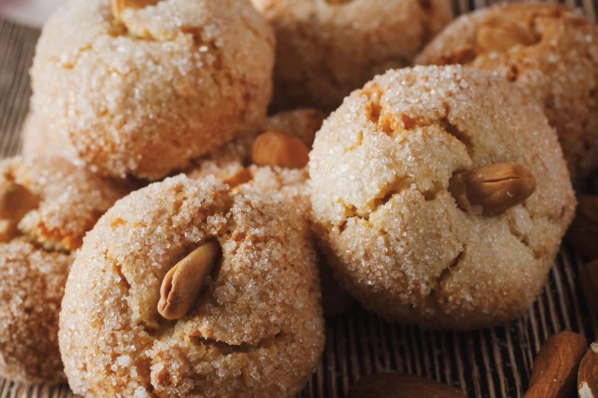 I dolcetti pasta di mandorle ma senza mandorle: li prepari con le noci in 5 minuti e sono buonissimi!