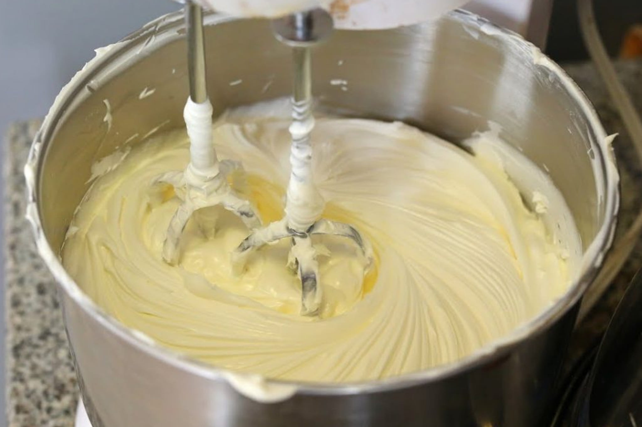 Ciambellone al cioccolato bianco