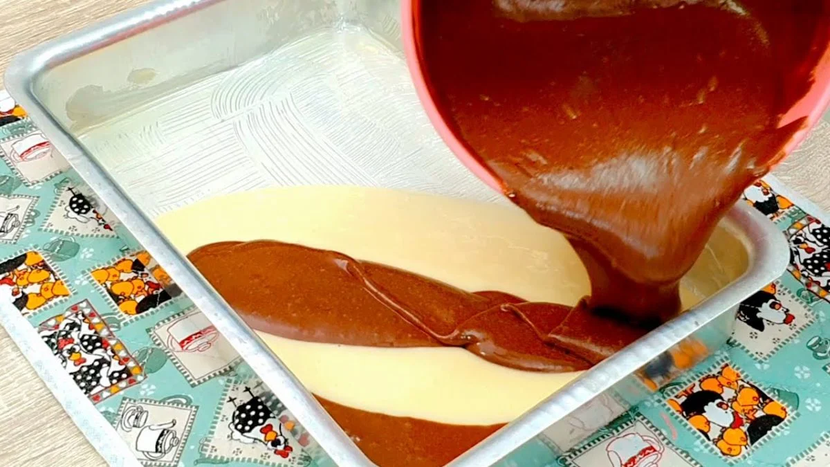Das zweifarbige Dessert ohne Schuppen
