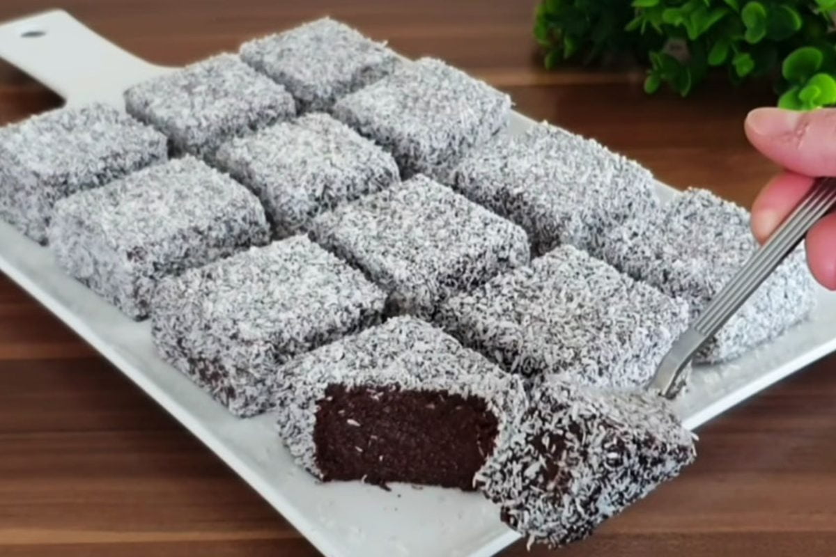 Dessert al latte e cacao, rotolato nel cocco! Una vera delizia che si scioglie in bocca, solo 140 Kcal