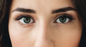 Eyeliner invisibile: la nuova tendenza 2022 per uno sguardo intenso, ma naturale