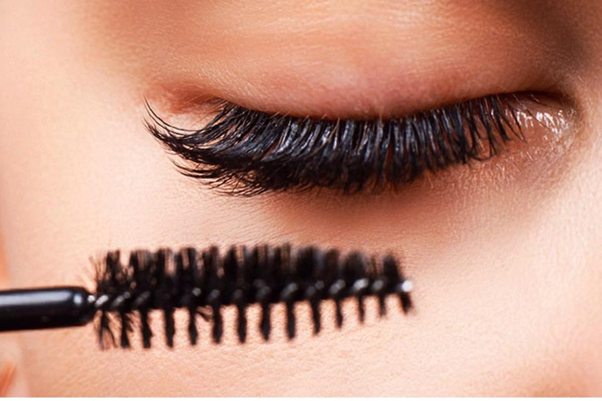 Mascara 2022: il trend prevede il cocktailing per ciglia da cerbiatta!