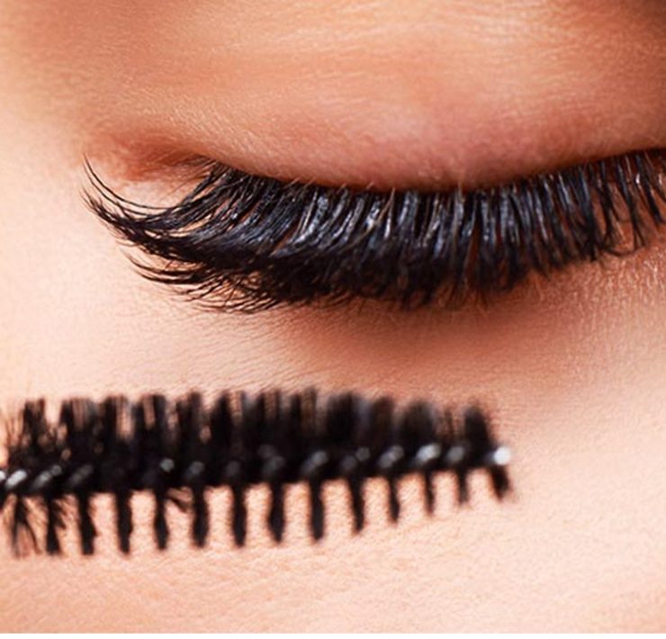 Mascara 2022: il trend prevede il cocktailing per ciglia da cerbiatta!