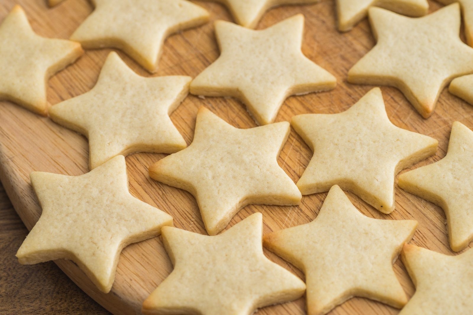 Biscotti al burro scioglievolissimi: provateli, vi faranno innamorare! Solo 4 ingredienti!