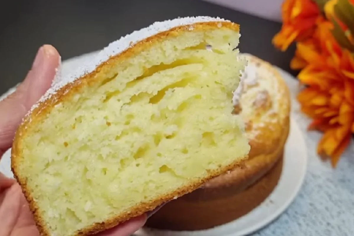 Ich gebe den Joghurt in den Teig und bereite diesen hohen und fluffigen Kuchen in 5 Minuten zu | Nur 210 kcal!