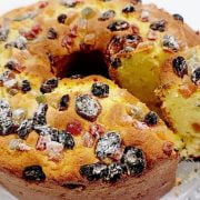 Ciambella uvetta e canditi: un'esplosione inaspettata di sapori! Morbidissimo!