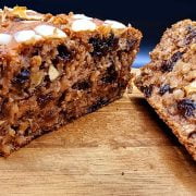 Plumcake dietetico profumato alle mandorle: delizioso e salutare, pronto in 5 minuti appena!