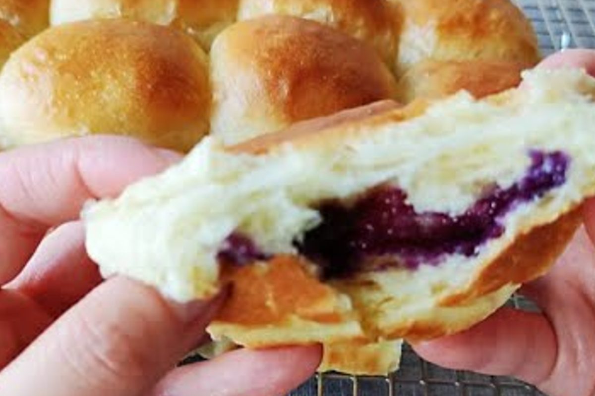 Panini dolci ai mirtilli: li impasti in 3 minuti, spariscono in 30 secondi!