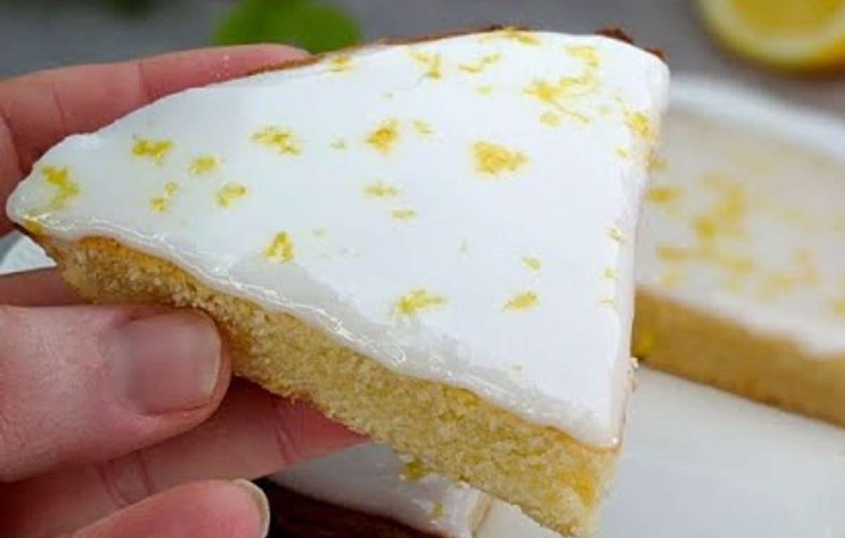 Torta al limone glassata