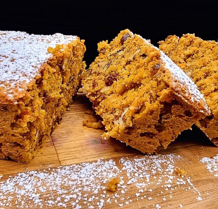 Plumcake dietetico pere e carote, con avena e uvetta: uno spettacolo!