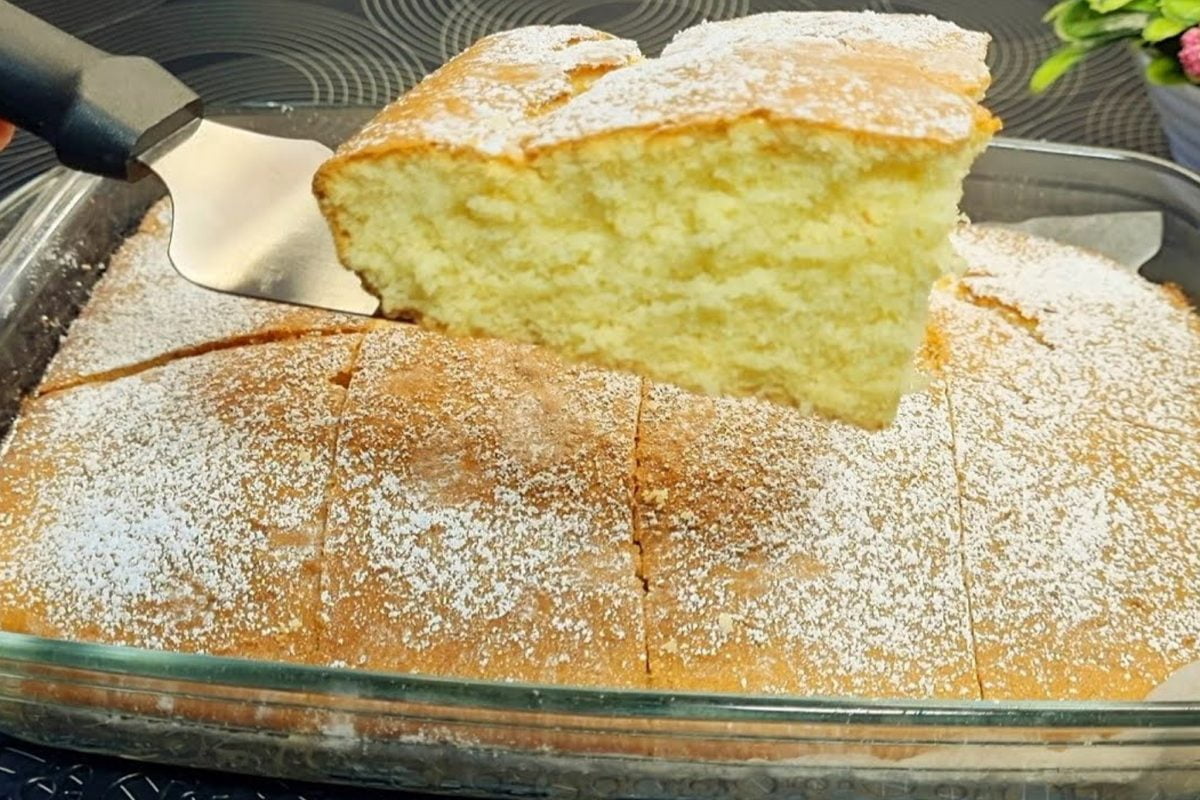 Torta al latte caldo: Prepara questo dolce facile e delizioso!