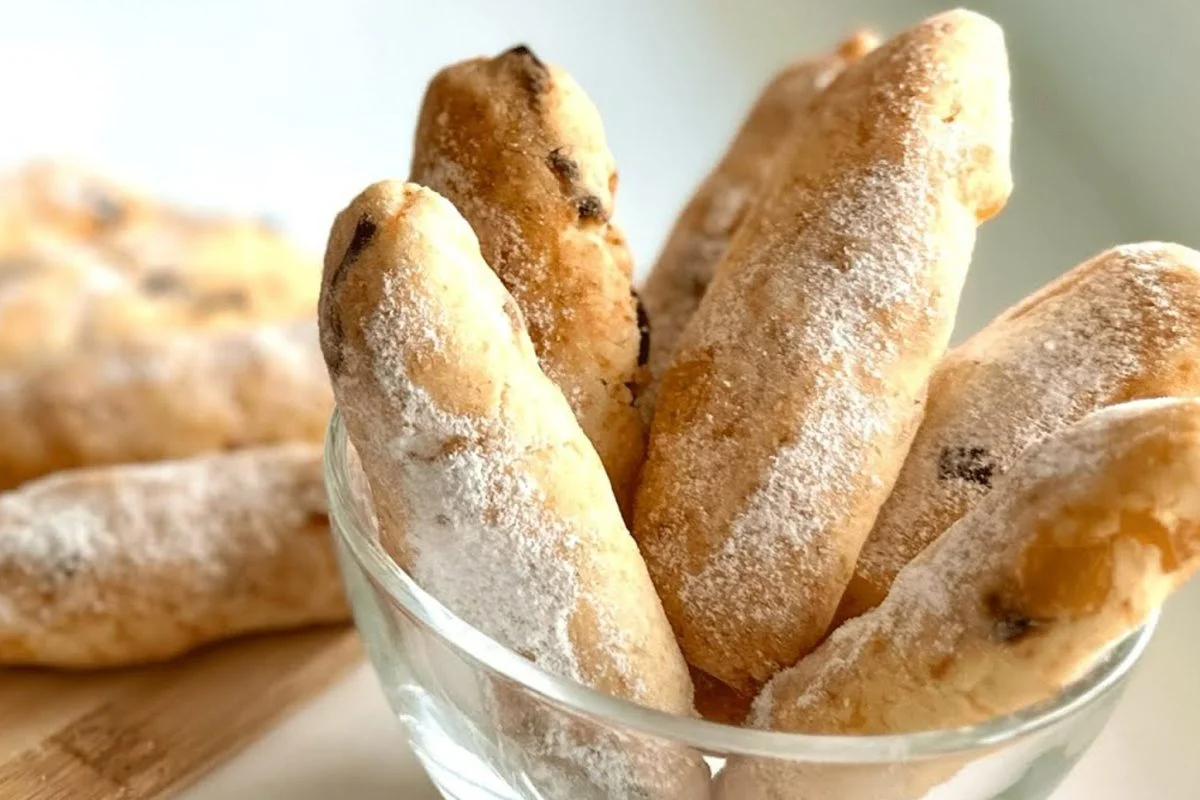 Weiche Kekse mit Ricotta und Trockenfrüchten: Versenken Sie Ihren Bissen in diesen weichen Genuss