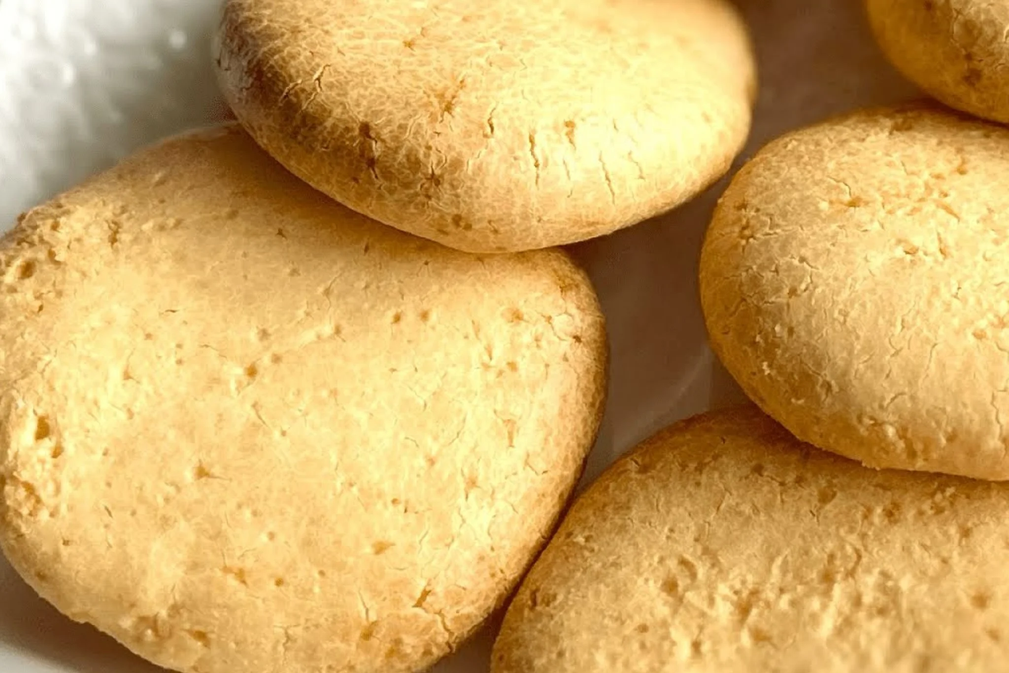 Solo 4 ingredienti per questi dolcetti al latte pronti in 15 minuti: non contengono zucchero, né grassi!