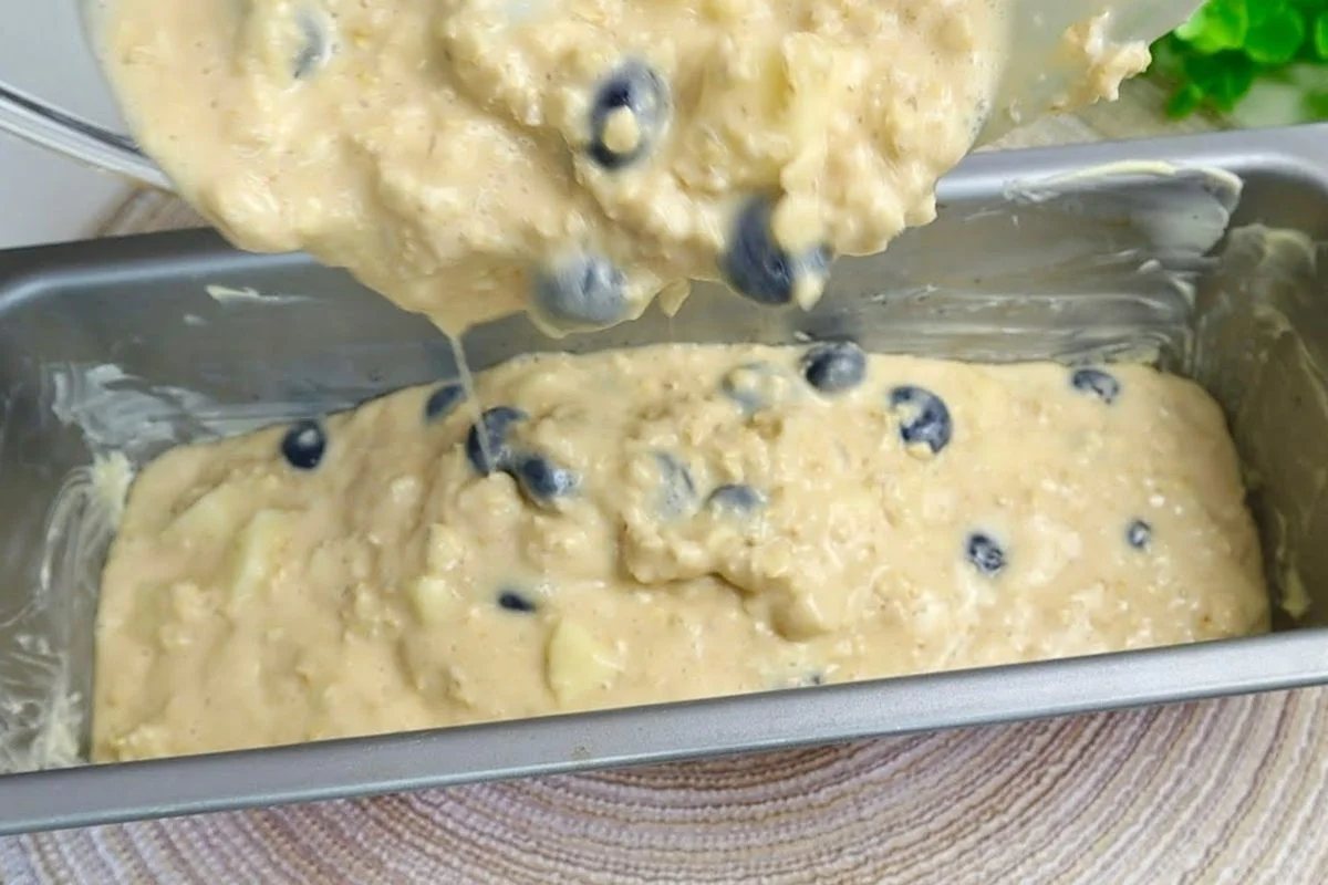 Apfel-Blaubeer-Pflaumenkuchen mit Haferflocken: diätetisch und lecker