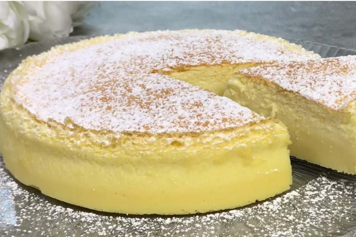 Torta giapponese fluffy con SOLO 3 INGREDIENTI: ecco la ricetta definitiva!