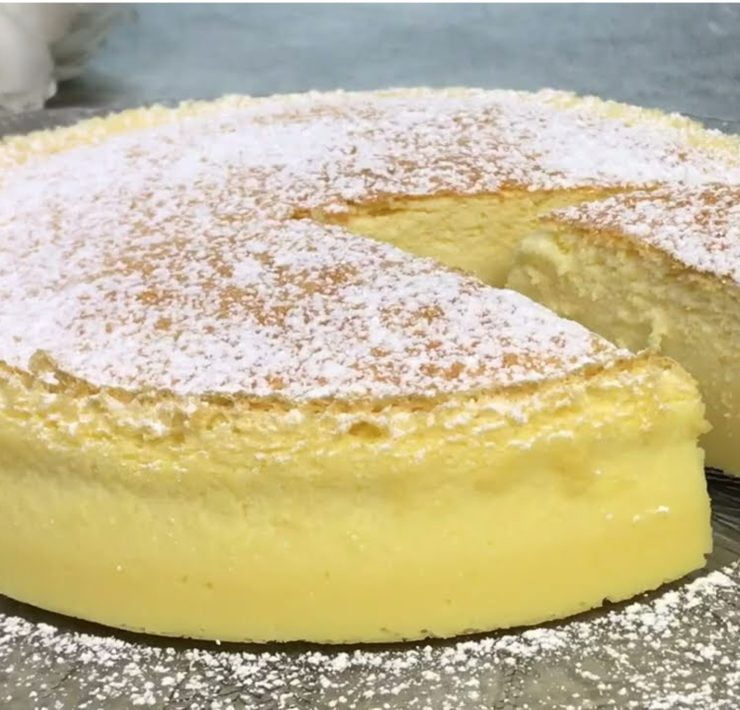 Torta giapponese fluffy con SOLO 3 INGREDIENTI: ecco la ricetta definitiva!