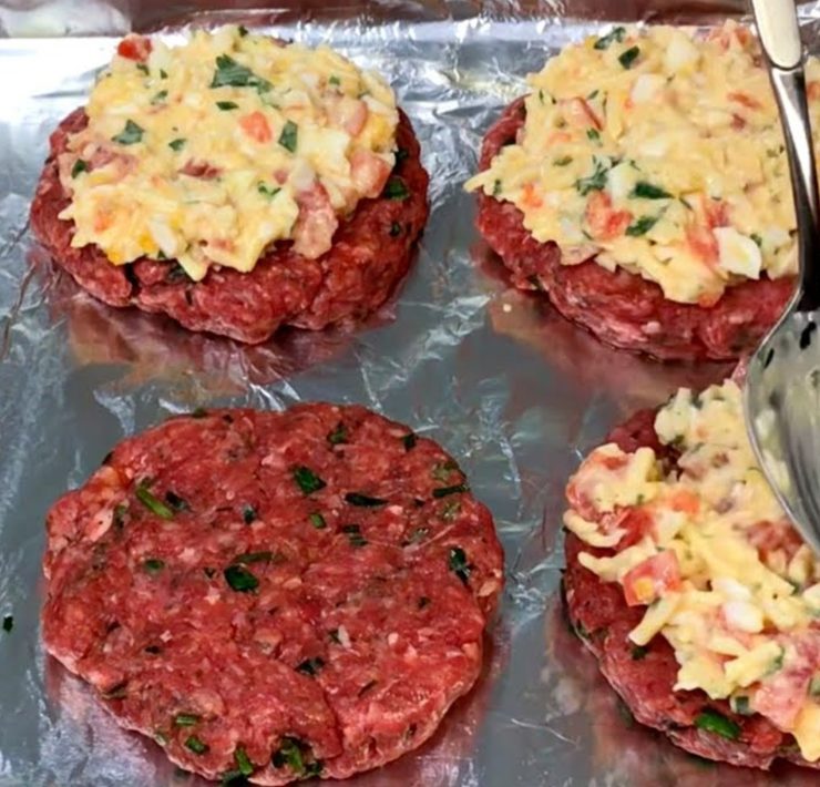 Hamburger ricchi al forno: l’idea che mancava per una cena super!