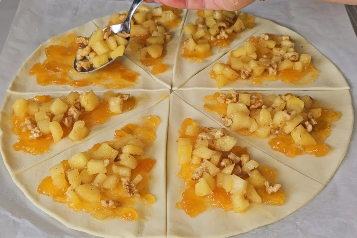 Apfel-, Walnuss- und Mandelblätter in wenigen Minuten fertig: der Snack, den Sie nicht erwarten