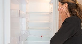 Come e quando pulire e disinfettare il frigo: le indicazioni di un esperto