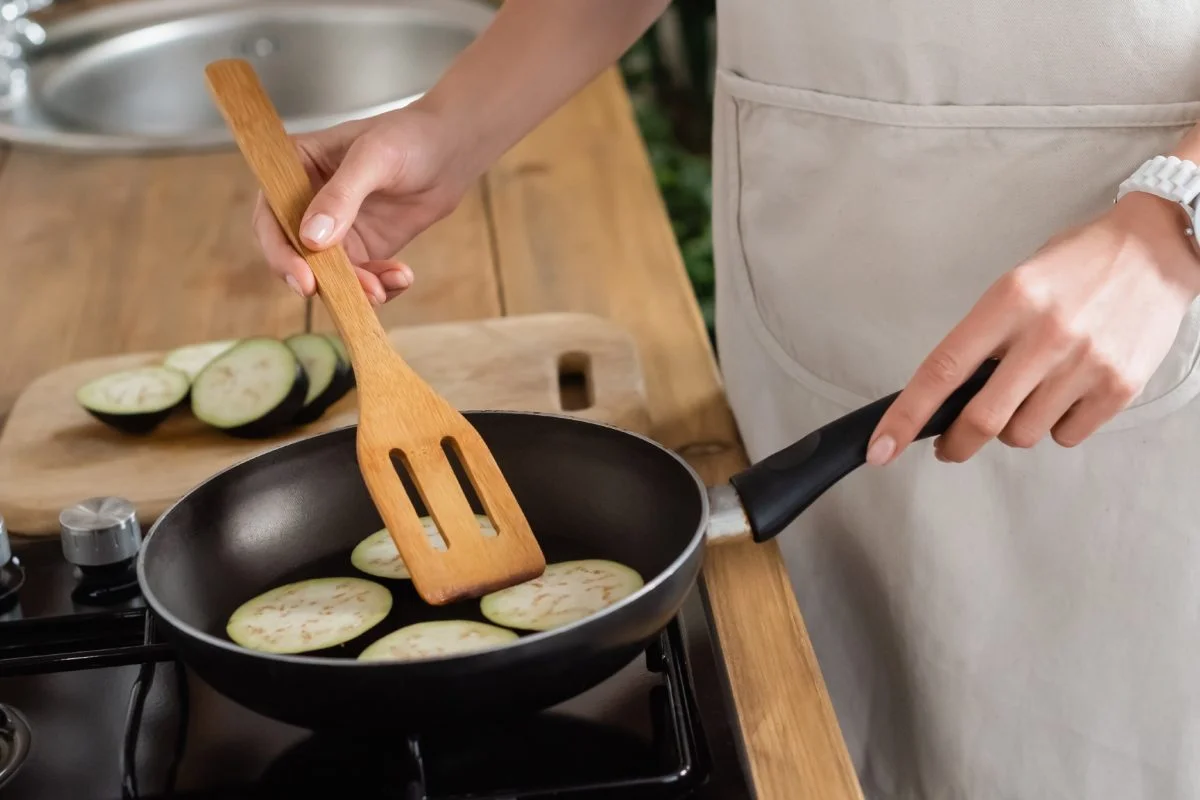 Das Geheimnis der Köche, die Aubergine nicht zu viel Öl aufnehmen zu lassen
