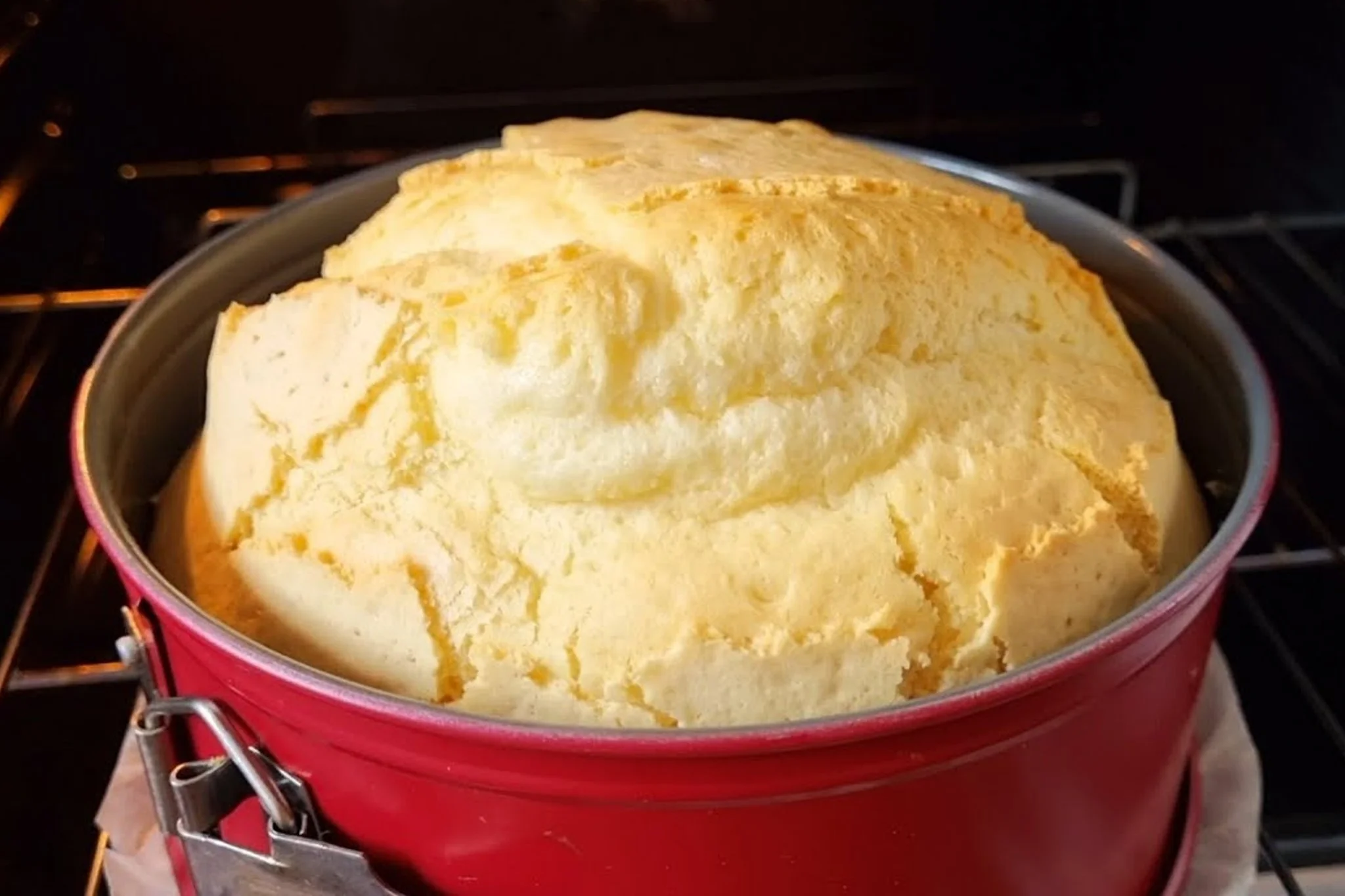 Nuvola d'angelo: la torta semplice e altissima che vi farà volare