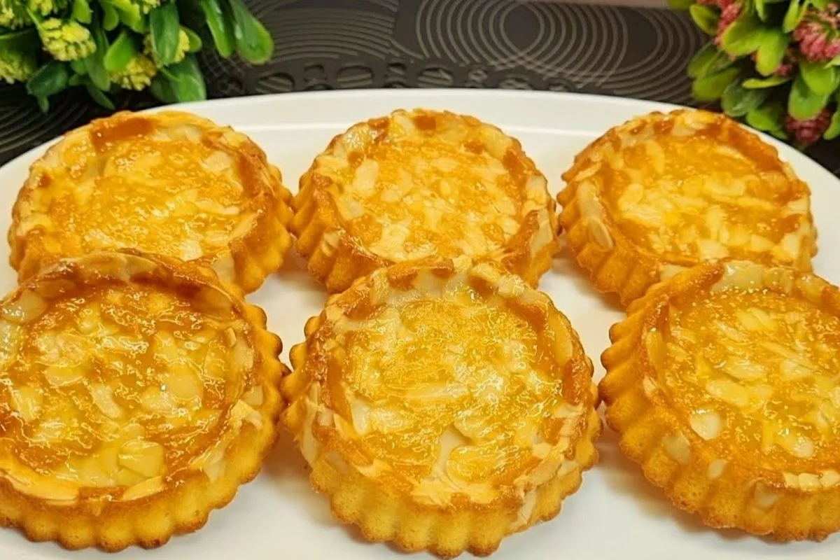 Törtchen oder Törtchen mit Mandeln und Marmelade: so gut, dass sie sofort verschwinden!