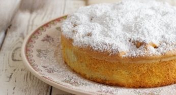 La preparo senza farina, solo con mandorle e cioccolato bianco: niente glutine!