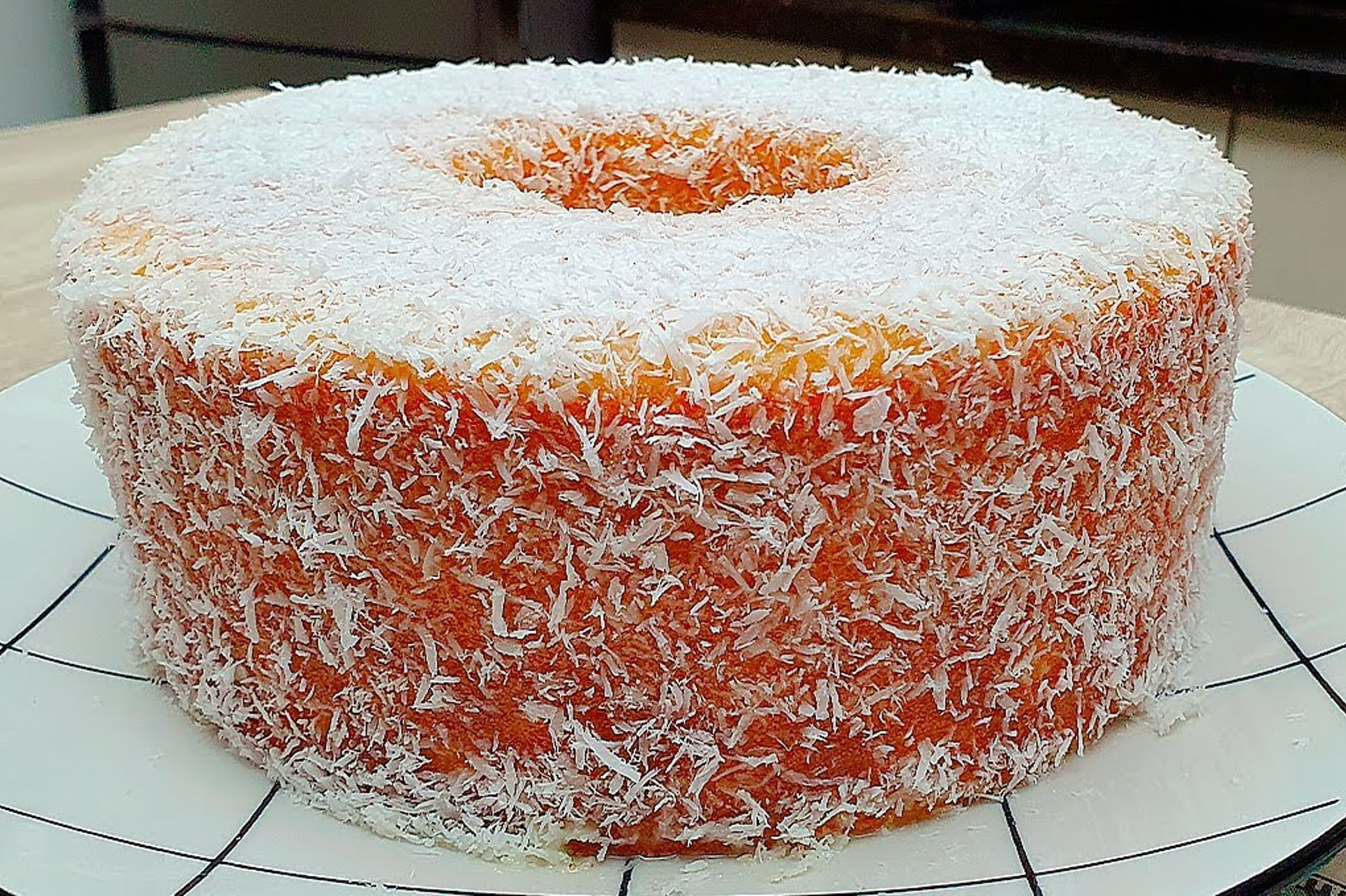 La torta più alta del mondo: vi svelo il trucco segreto per prepararla così!