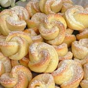 Spirali di ricotta: croccanti e golosi biscotti pronti in meno di mezz’ora