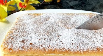 La torta di yogurt che preparo io è senza farina: leggera e perfetta!