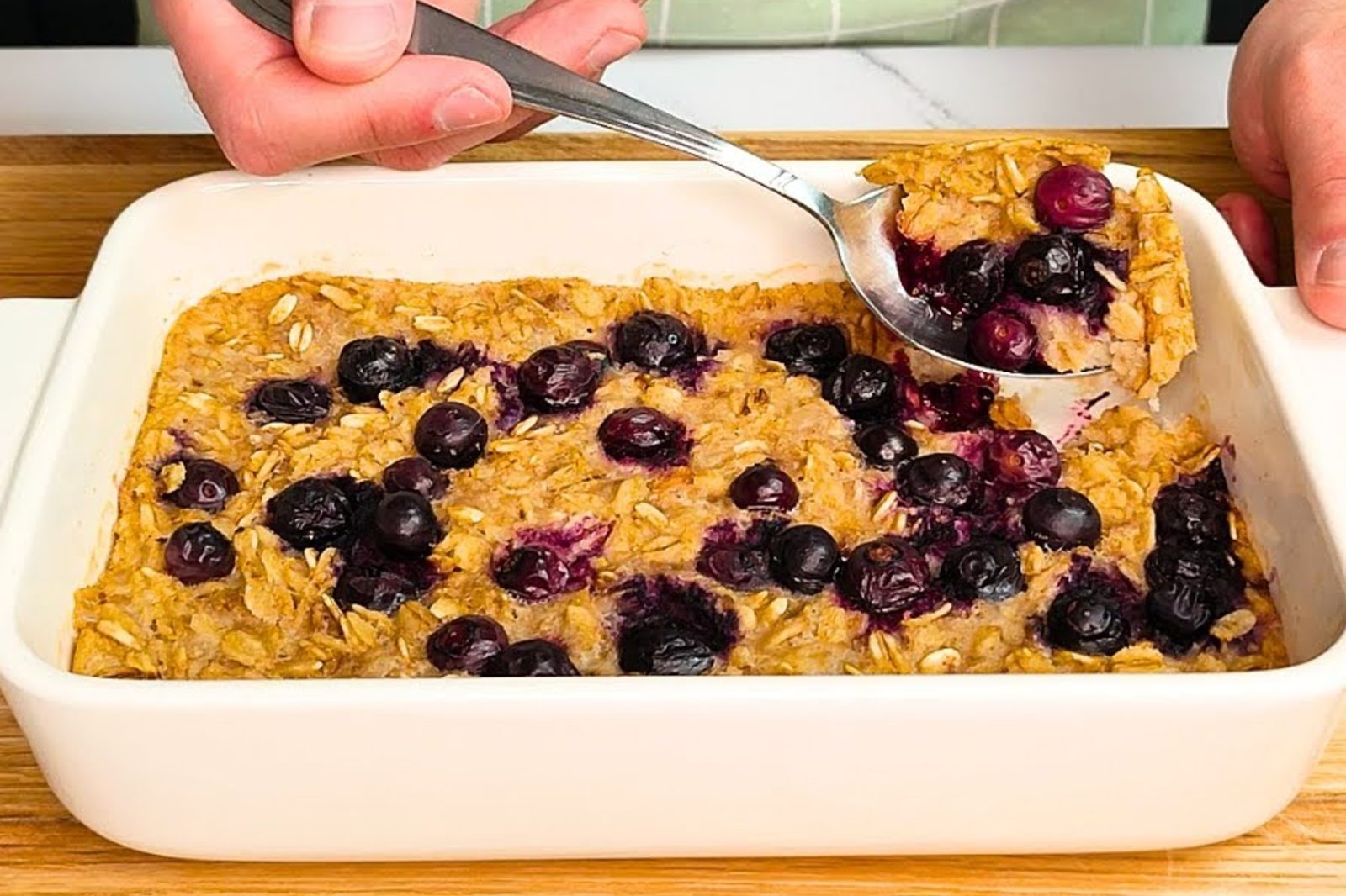 Preparo questa torta avena e mirtilli a colazione e sono in perfetta forma