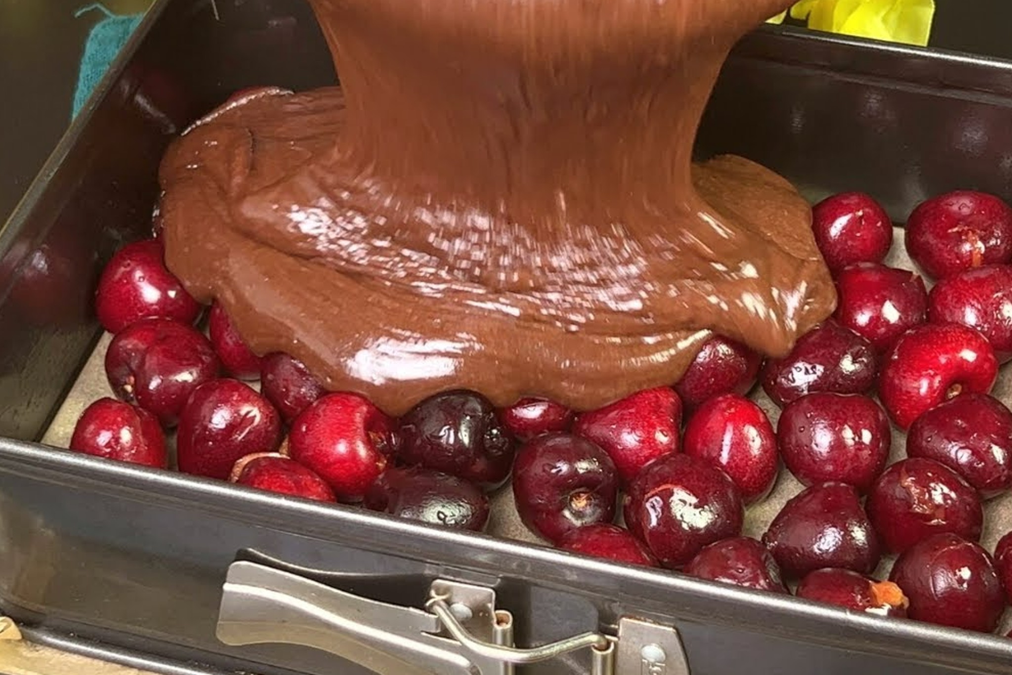 Cioccolato e ciliegie: la combinazione giusta per una torta straordinaria