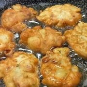 Con un uovo e la mortadella preparo queste frittelle pazzesche: vanno a ruba!