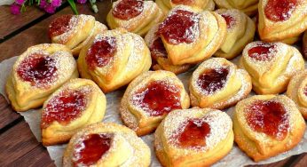 Pasticcini alla marmellata di fragole: facili e scenografici!