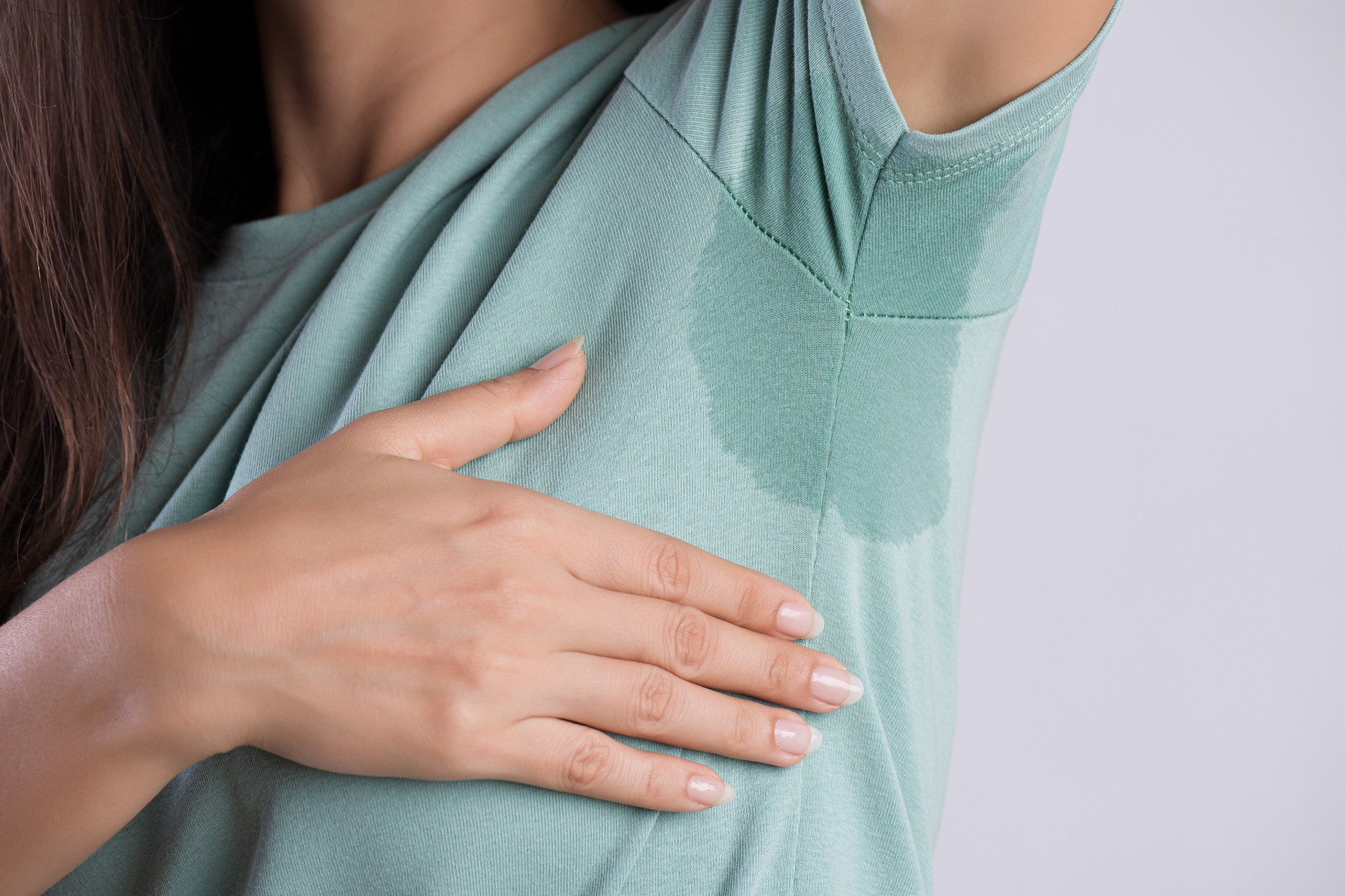 Sudore eccessivo: quando il deodorante non basta, uso questi rimedi
