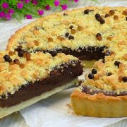 Crostata crunch al cioccolato: morbida e croccante, una delizia