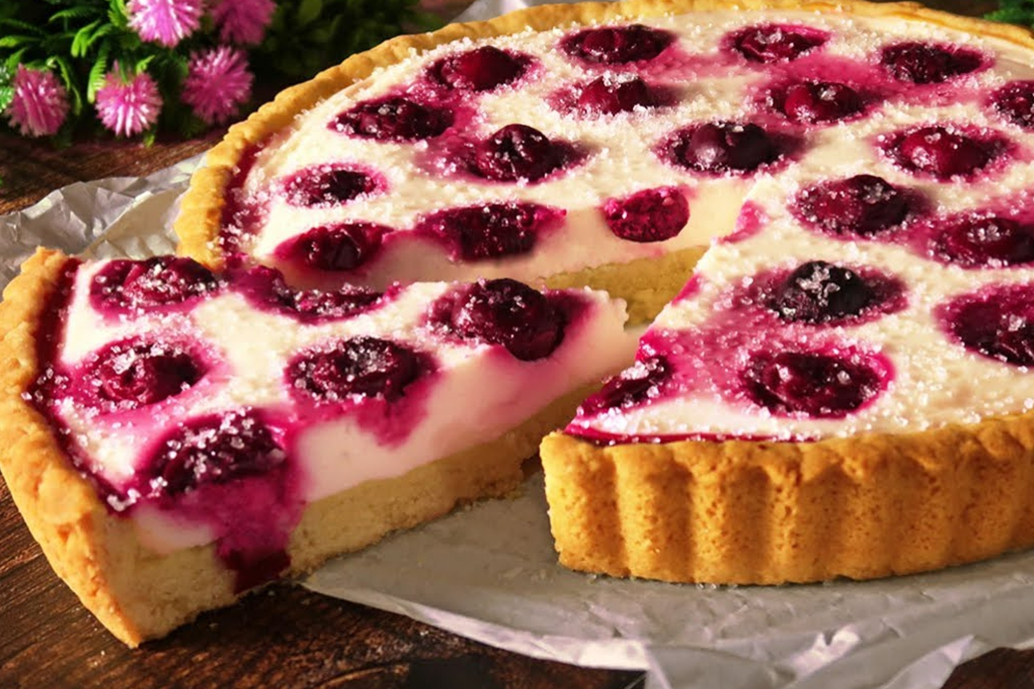 Cheesecake alle ciliegie: cuoce nel forno, si conserva in frigo ed è una delizia