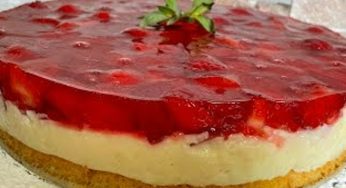 Torta fragole e vaniglia: soffice e cremosa come un budino