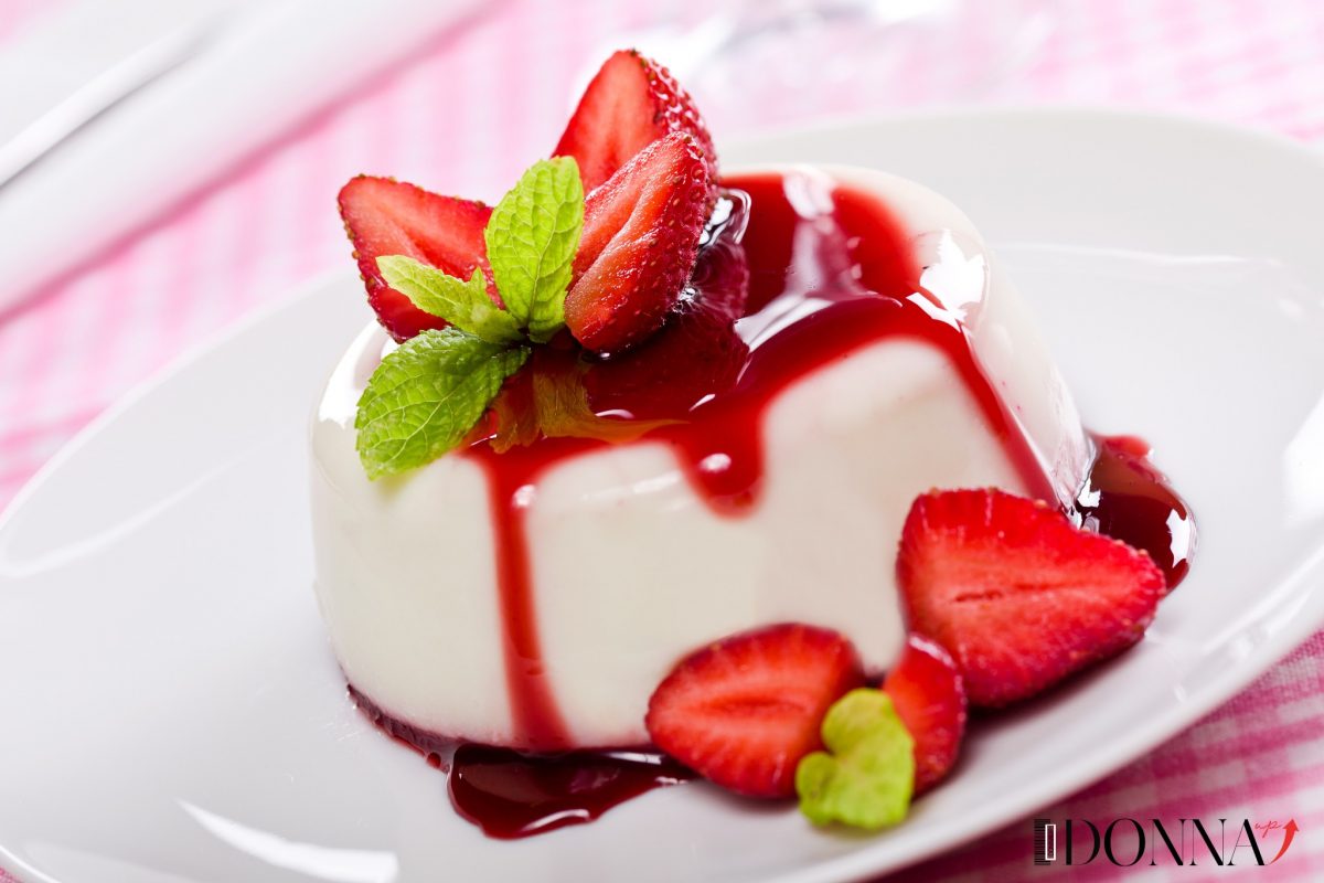 Panna cotta alla fragola senza colla di pesce: veloce e buonissima!