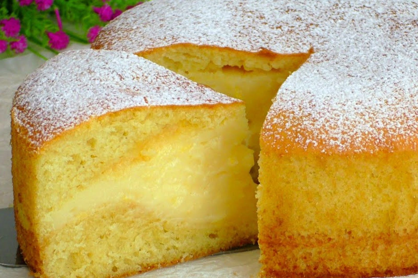 La migliore torta con crema al limone si prepara in 5 minuti. Fate partire il cronometro!