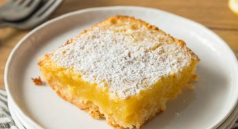 Torta magica al limone: una cremosità unica