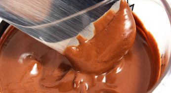 Crema al cioccolato: la fai con soli 4 ingredienti e in 5 minuti!