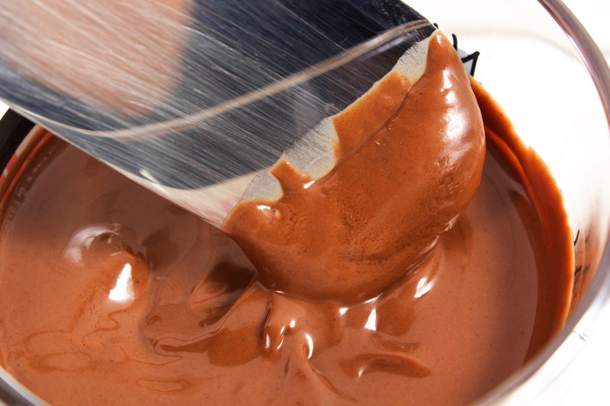 Crema al cioccolato: la fai con soli 4 ingredienti e in 5 minuti!