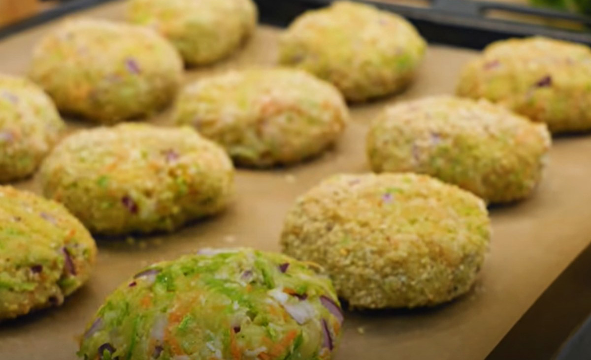 Frittelle di zucchine dietetiche: non usare la farina. Hanno solo 70 kcal