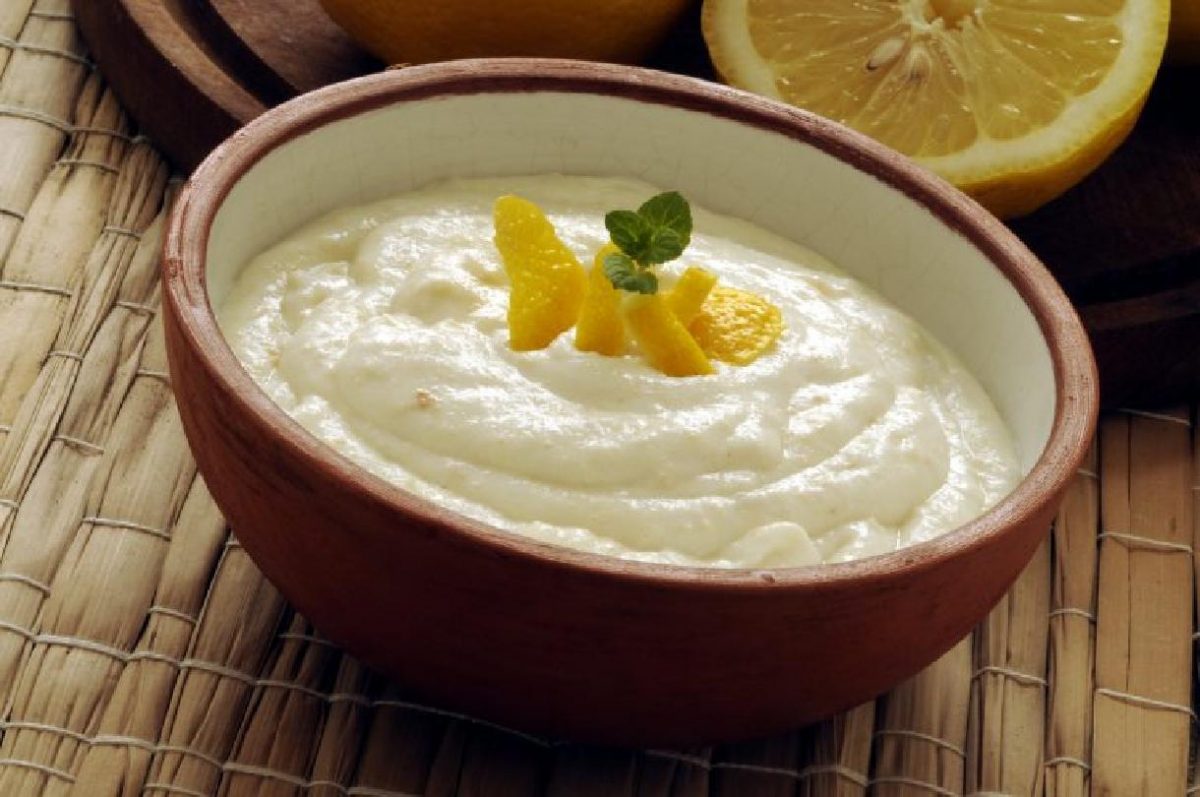 Crema pasticcera al limone senza uova, ottima per tante ricette