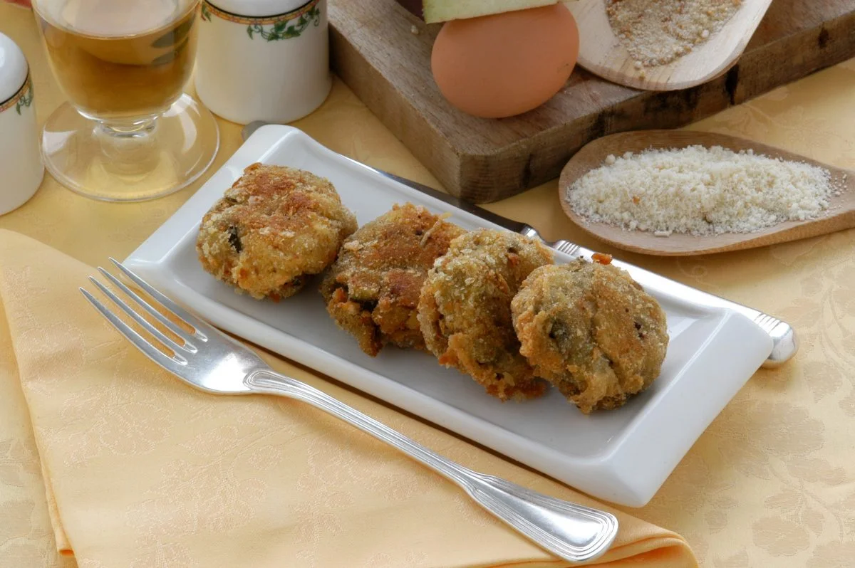 Polpette di lenticchie e melanzane: sono salutari e buone. Super leggere!