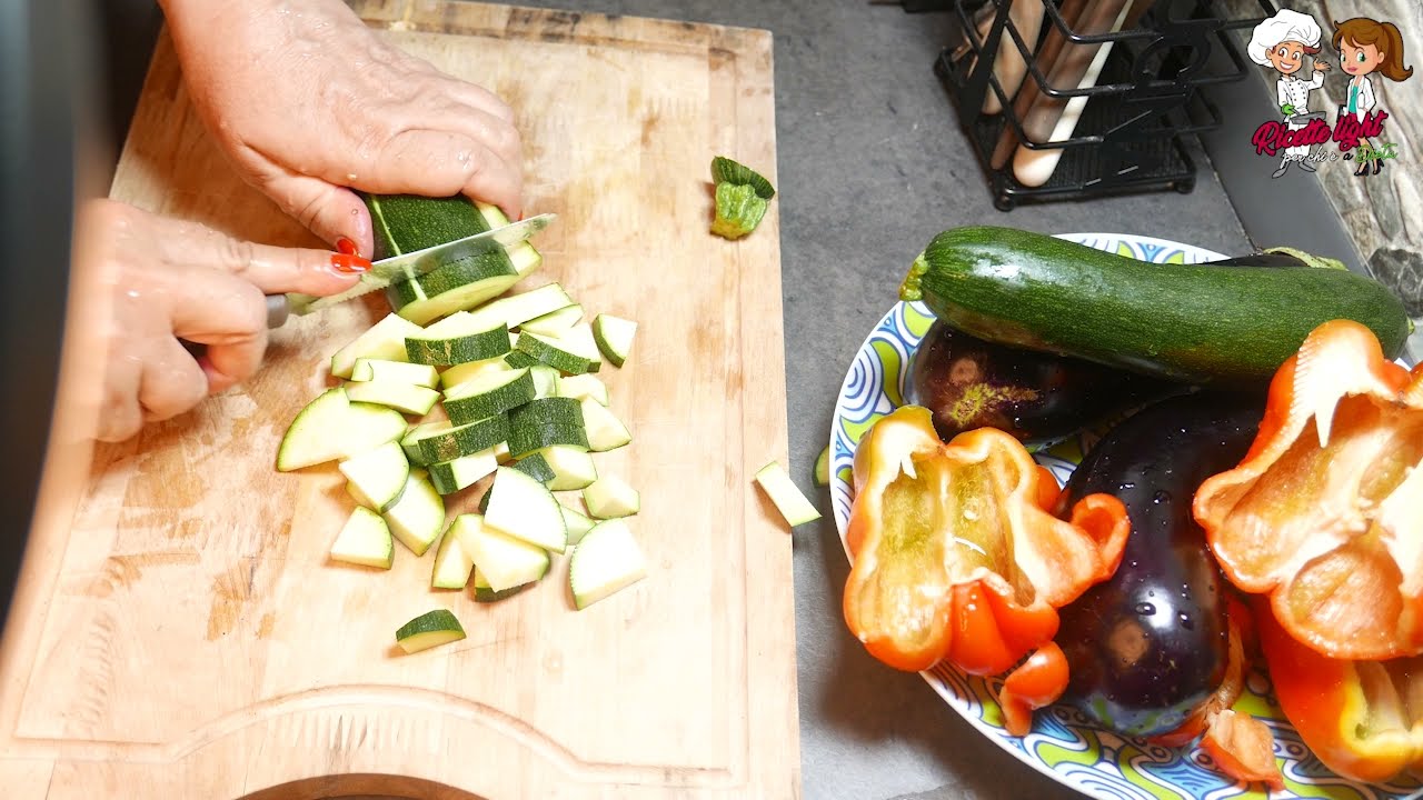 Verdure al forno light: ottime per contorni, polpette e torte salate. Solo 80 kcal