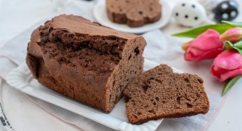 Plumcake al caffè: soffice e senza uova. Lo fai in 5 minuti!